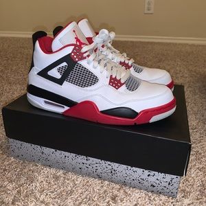 Jordan- Retro 4 “Fire Red” (2012)Men’s 9/WMNs 10.5